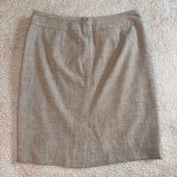 Banana Republic Women’s Khaki Tan Pencil Skirt Size 6 EUC - Picture 4 of 9
